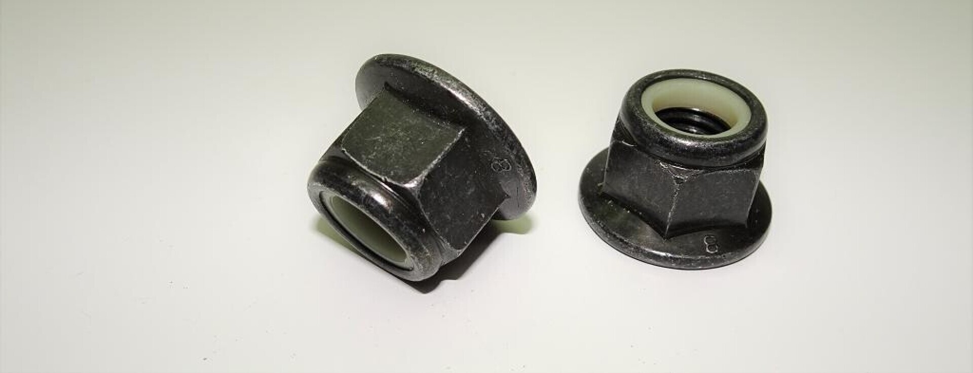 Moer M12 x 1,75 zelfborgend