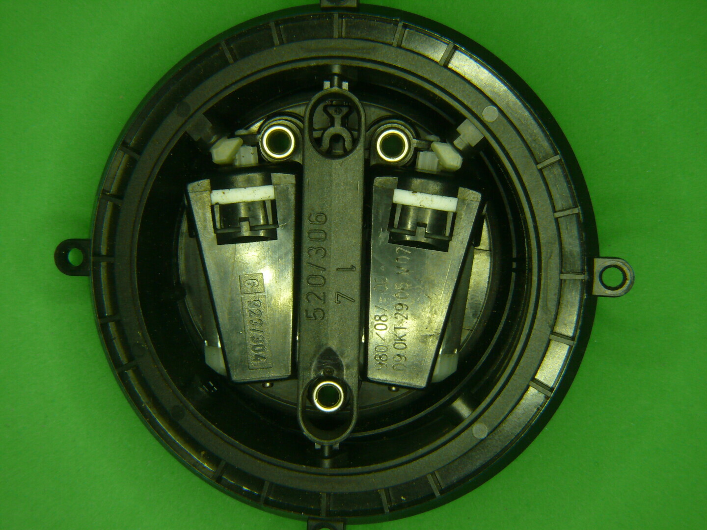 Spiegelmotor  gebruikt   zonder rubber afdichting