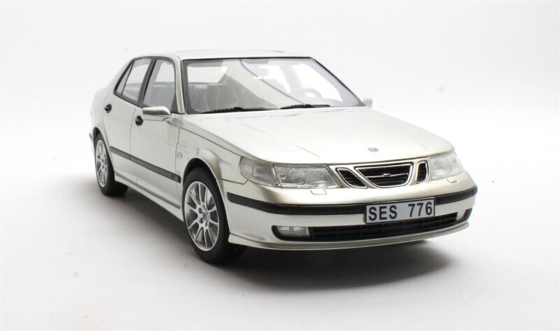 Saab 9-5 Turbo Aero Silver Metallic 1998 1:18 Cult Models